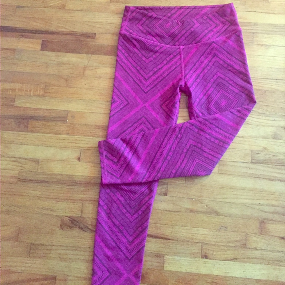 Fabletics Capri size xxs pink pattern